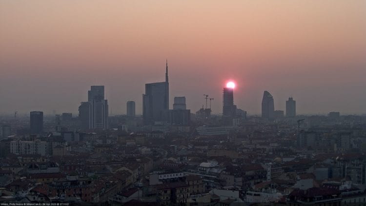 Veduta di Milano oggi dalle webcam di MILANOCAM,IT.