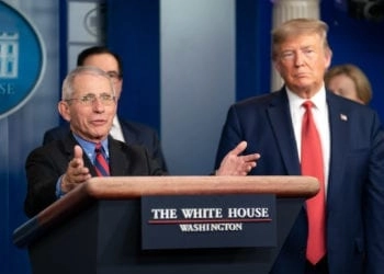 In foto: il Dr Anthony Fauci e il Presidente degli Stati Uniti Donald Trump, Credit iStockPhoto