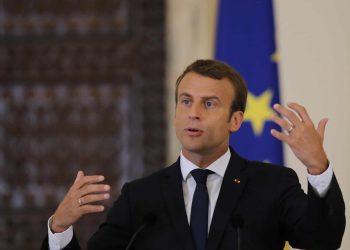 emmanuel-macron:-francia,-aumenta-eta-per-andare-in-pensione-senza-interpellare-il-parlamento