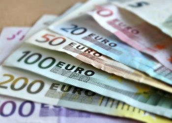 banknotes, euro, paper money @ Pixabay
