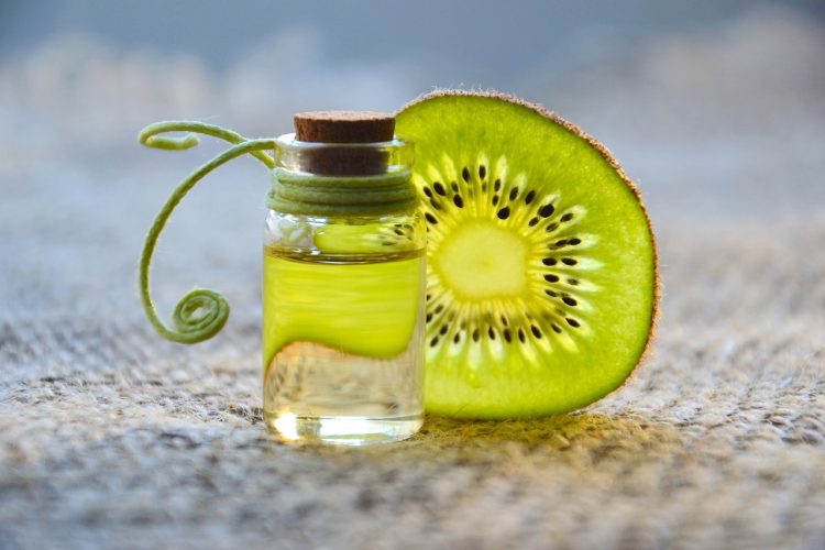 essential oil, aromatherapy, cosmetology @ Pixabay